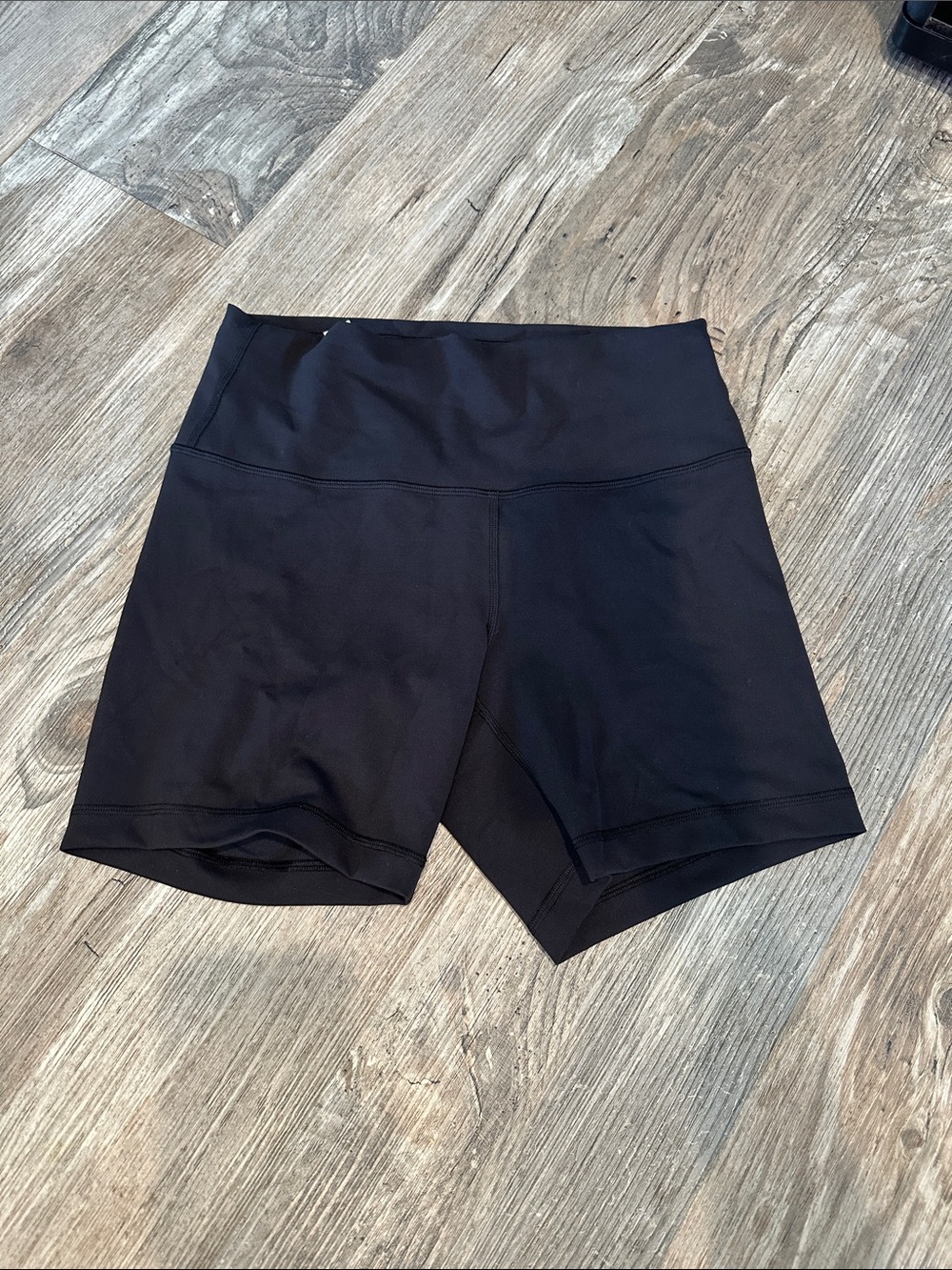 NEW without tags! Lululemon Wunder Train High-Rise Short 6" Black